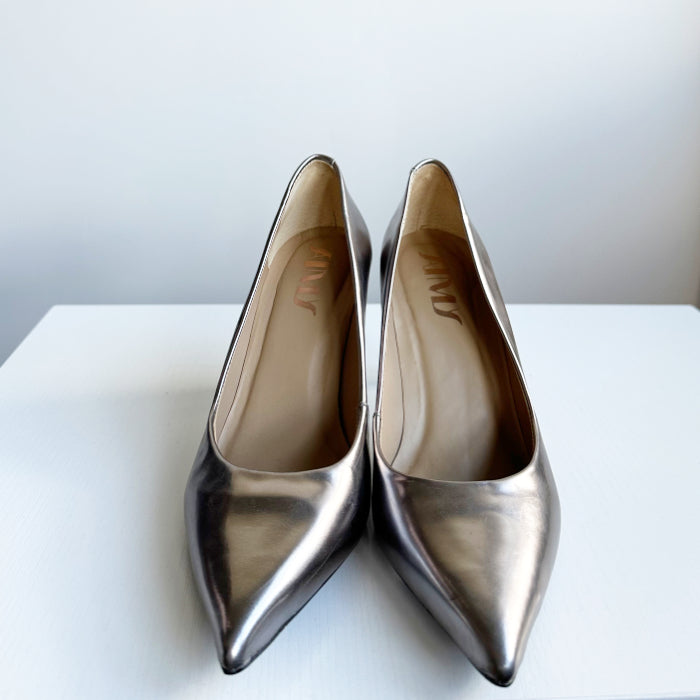 Metallinsävyiset avokkaat