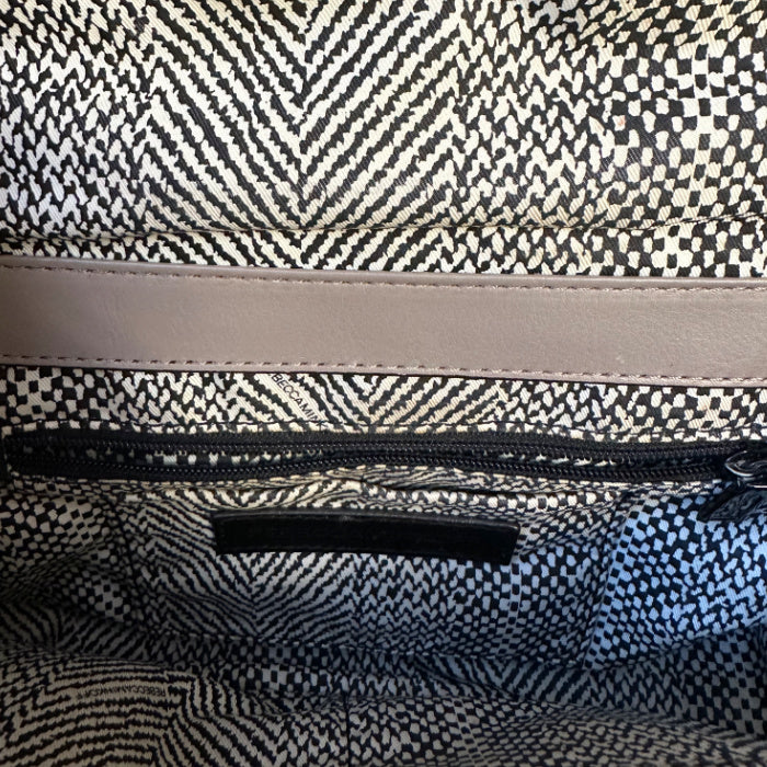 Rebecca Minkoff Chanel-tyylinen laukku