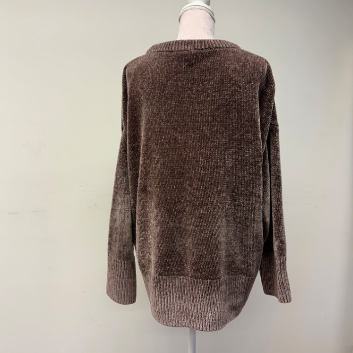 Samettisen tuntuinen neulepaita