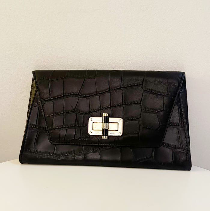 Tyylikäs DVF clutch