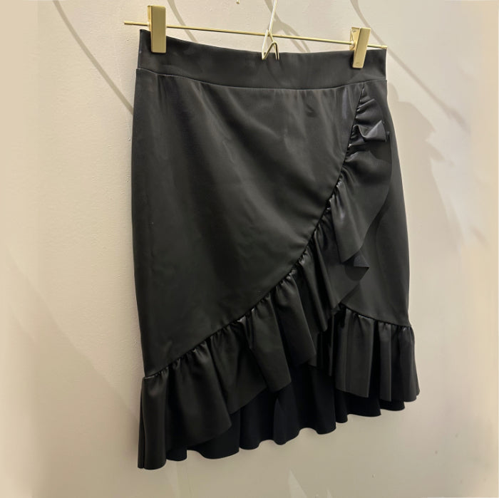 Chiara Forthi Milano keinonahkahame