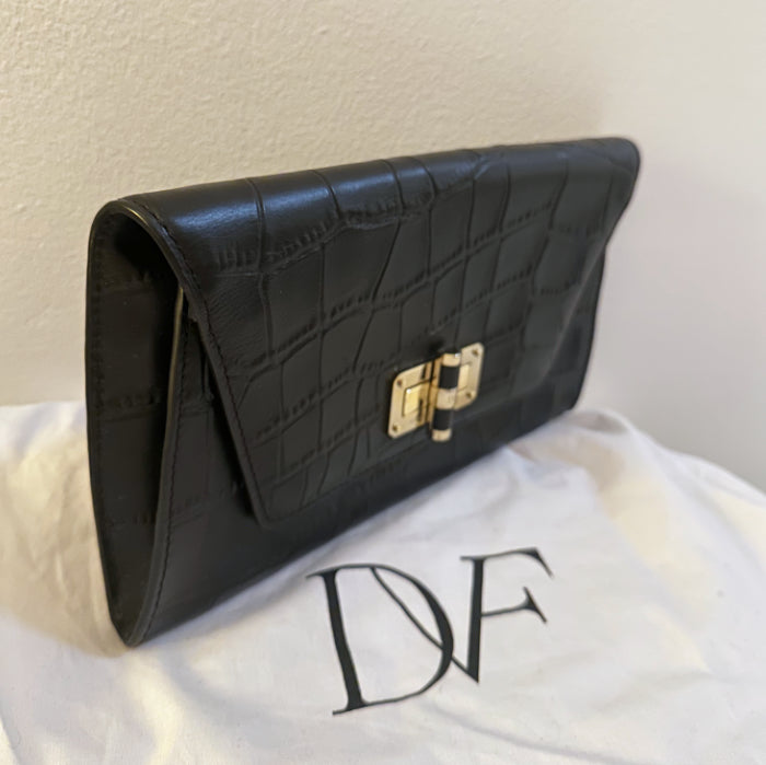 Tyylikäs DVF clutch