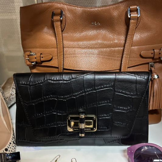 Tyylikäs DVF clutch