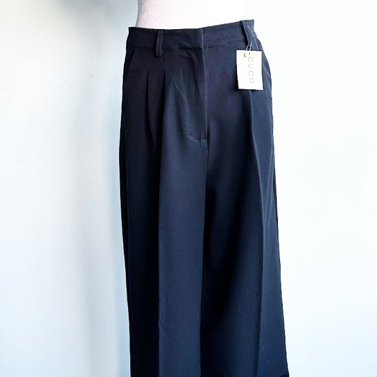 Bik Bok mustat housut