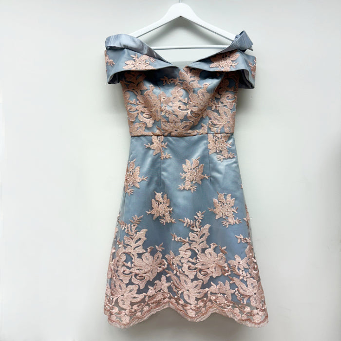 Chi Chi London juhlamekko