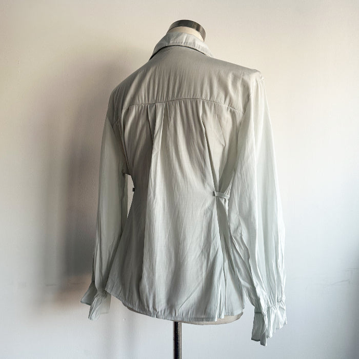 Helmenharmaa paitapusero